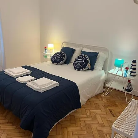 Alvalade Ii Airport Guest house 3*