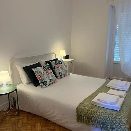 Guest house Alvalade Ii Airport
