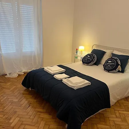 Alvalade Ii Airport Guest house
