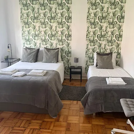 Alvalade Ii Airport Guest house 3*