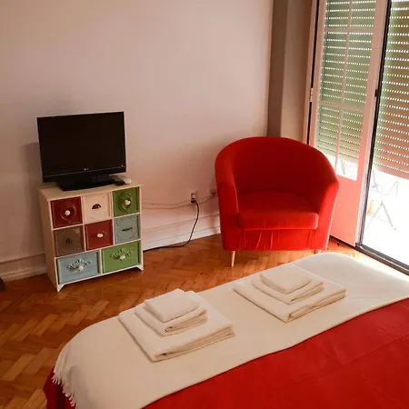 Alvalade Ii Airport Guest house 3*