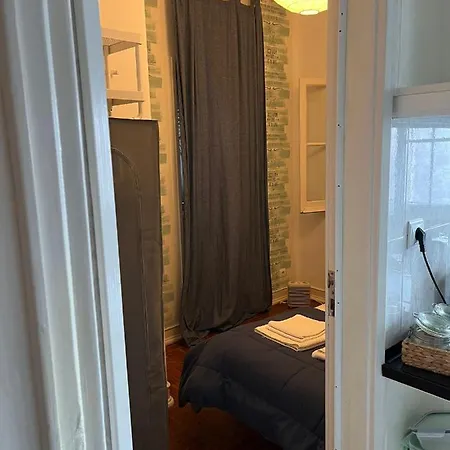 Pensión Alvalade Ii Airport