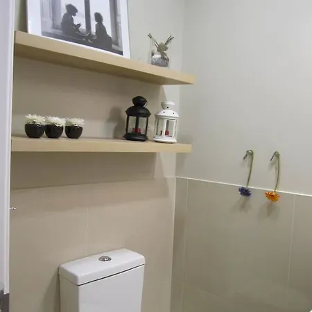 Pensión Alvalade Ii Airport