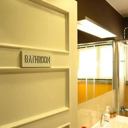 Pensión Alvalade Ii Airport