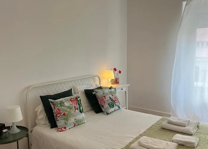 Alvalade Ii Airport 招待所 3*