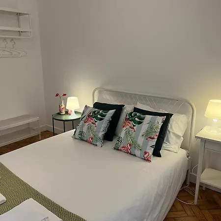 Alvalade Ii Airport Penzion 3*